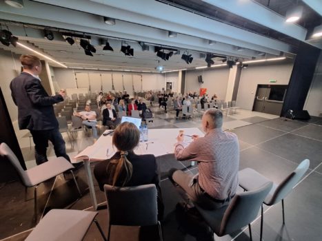 Zdjęcie ze spotkania w sali widowiskowej Centrum Kultury.