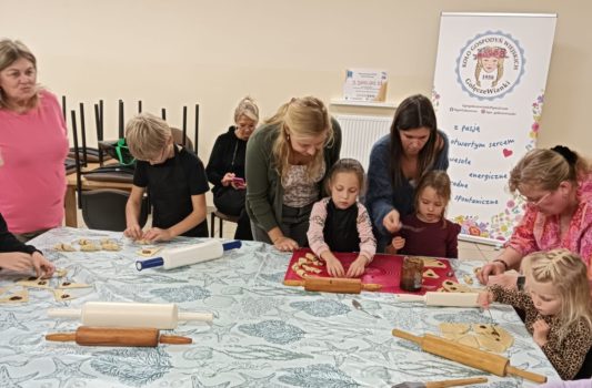 Warsztaty pieczenia rogalików - KGW GolęczeWianki