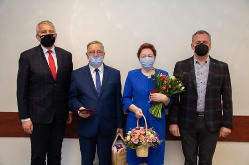 Wspólne zdjęcie Wójta Gminy i Przewodniczącego Zarządu Osiedla Biedrusko i Jubilatów